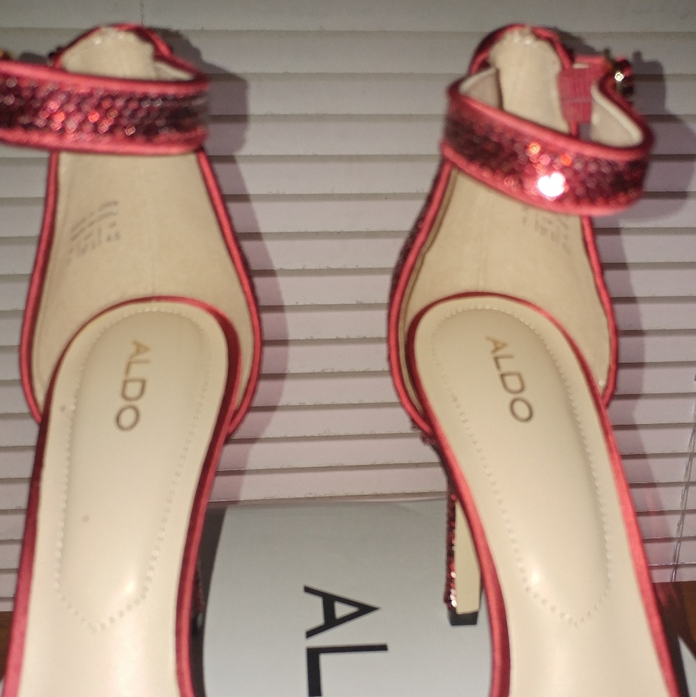 Shoes - Picture 5 of 8